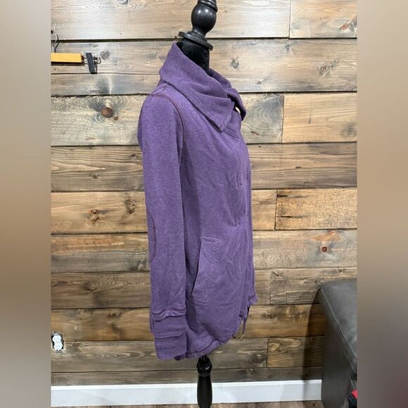 Lululemon Wrap Jacket - Picture 4 of 7